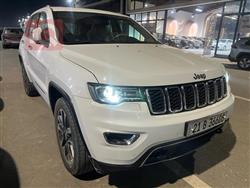 جیپ گراند شیرۆکی